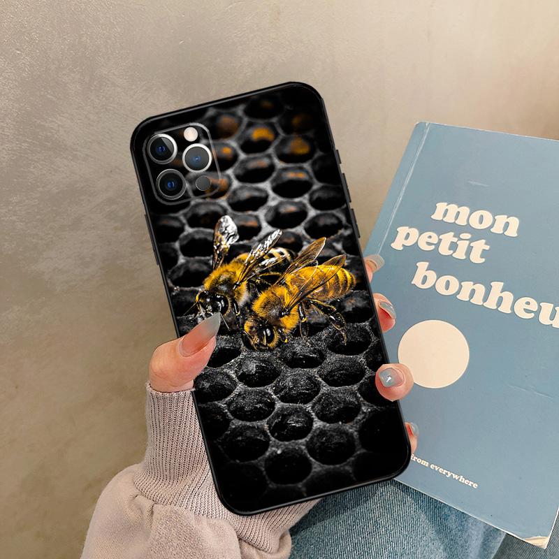 Honeycomb Honey Bee Case For iPhone 17 Air 16 15 14 13 11 12 Pro Max 13 mini XR 15 16 Plus 16e Back Cover Shell iPhone 17Pro MAX
Honeycomb Honey Bee Case For iPhone 17 Air 16 15 14 13 11 12 Pro Max 13 mini XR 15 16 Plus 16e Back Cover Shell iPhone 17Pro MAX