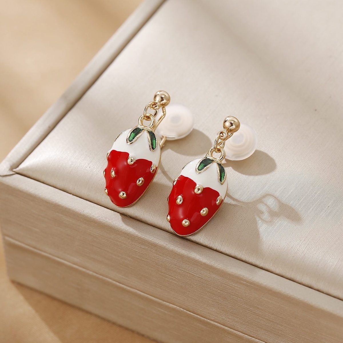 2023 модные милые красные серьги без пирсинга ушей, спираль от комаров, зажим для ушей, серьги с зелеными листьями, женские свежие серьги
2023 модные милые красные серьги без пирсинга ушей, спираль от комаров, зажим для ушей, серьги с зелеными листьями, женские свежие серьги