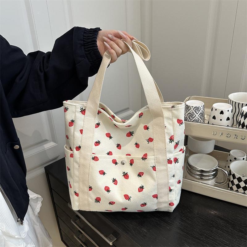 Summer new portable tote bag large capacity beautiful simple fashion college style literary and sweet shoulder bag белый
Summer new portable tote bag large capacity beautiful simple fashion college style literary and sweet shoulder bag белый