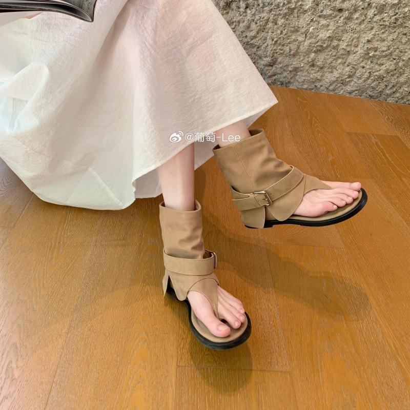 ~ Stylish babes round toe buckles with outer wear medium tube cool boots women s sandals 35
~ Stylish babes round toe buckles with outer wear medium tube cool boots women s sandals 35
