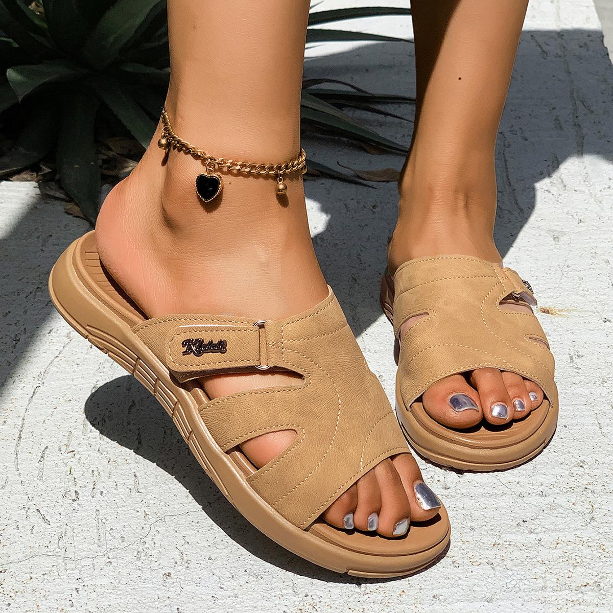 Sandals, new summer leather sandals, two cool slippers, soft soles, and dual-purpose beach shoes. 43 темно-коричневого кольору
Sandals, new summer leather sandals, two cool slippers, soft soles, and dual-purpose beach shoes. 43 темно-коричневого кольору