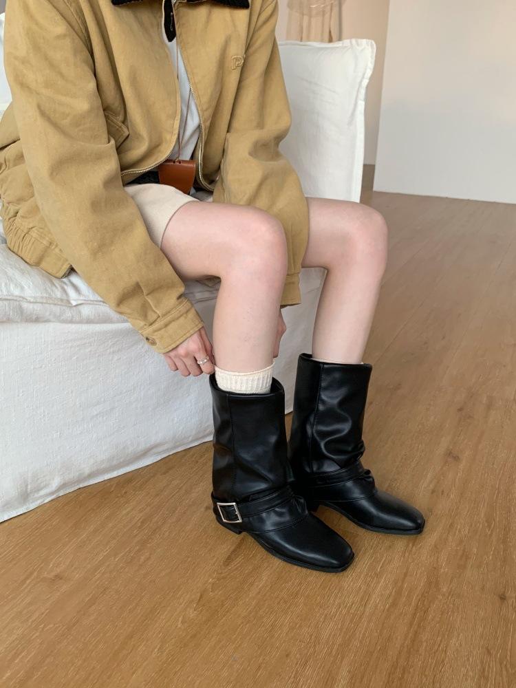Retro square head thick heel 2025 autumn and winter mid-tube boots women s fashion buckle square head women s short boots thin women s boots 39 чёрный
Retro square head thick heel 2025 autumn and winter mid-tube boots women s fashion buckle square head women s short boots thin women s boots 39 чёрный
