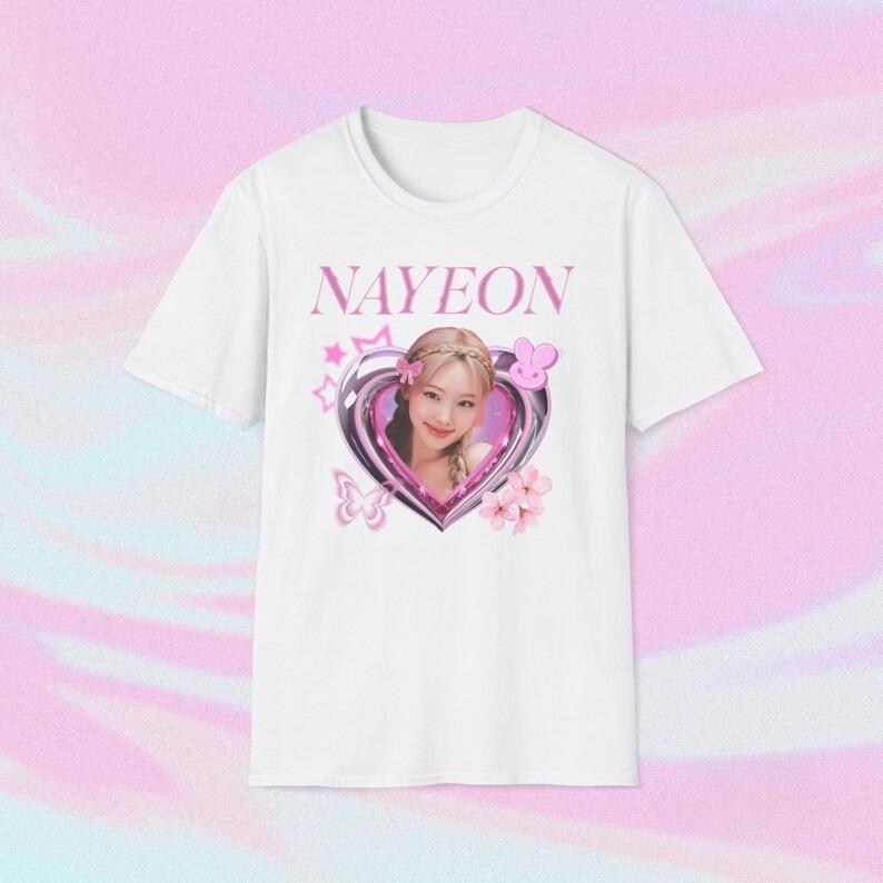 2026 Summer Fashion Trendy Tee Men Women Vintage Top Twice Nayeon Heart Design T-shirt Short Sleeve Casual Clothing XXXL чорний
2026 Summer Fashion Trendy Tee Men Women Vintage Top Twice Nayeon Heart Design T-shirt Short Sleeve Casual Clothing XXXL чорний