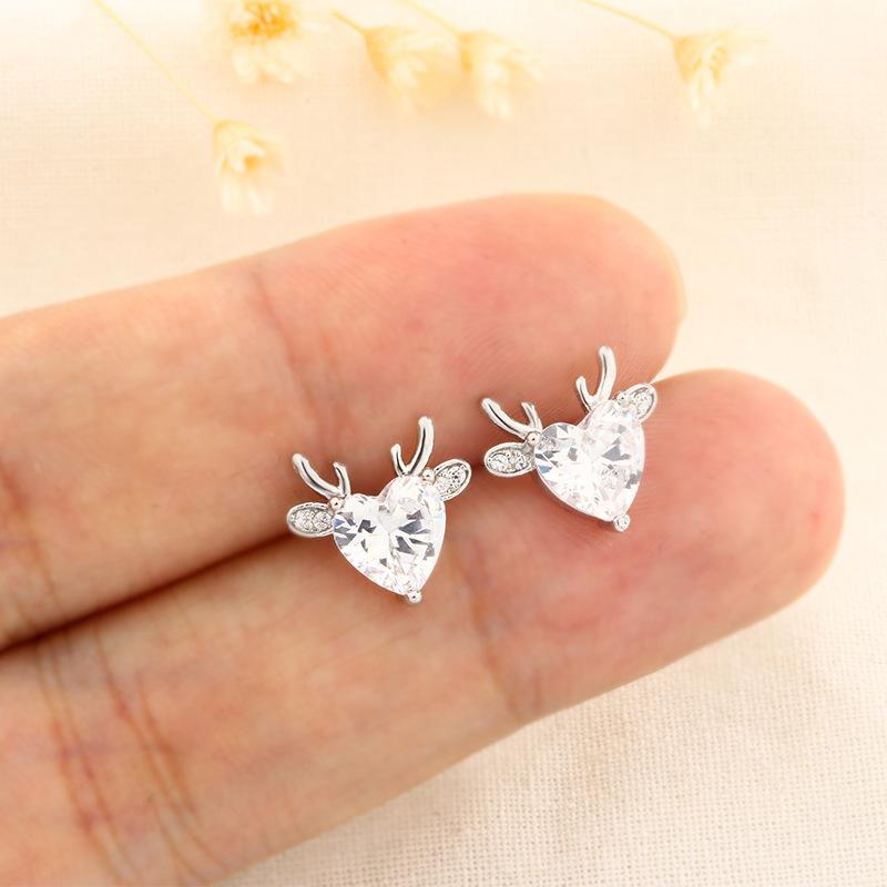 Exquisite Small Elk Stud Earrings For Women Niche High End Delicate Gold Tone Fashionable Ear Jewelry Accessories
Exquisite Small Elk Stud Earrings For Women Niche High End Delicate Gold Tone Fashionable Ear Jewelry Accessories