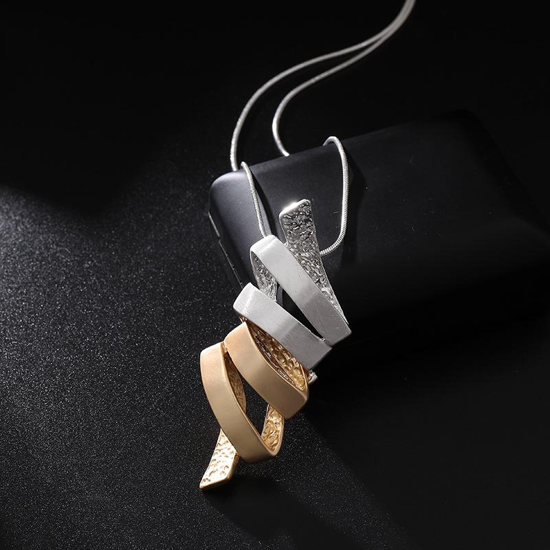 New jewelry European and American trends simple contrasting colors irregular geometric alloy women s long necklace
New jewelry European and American trends simple contrasting colors irregular geometric alloy women s long necklace