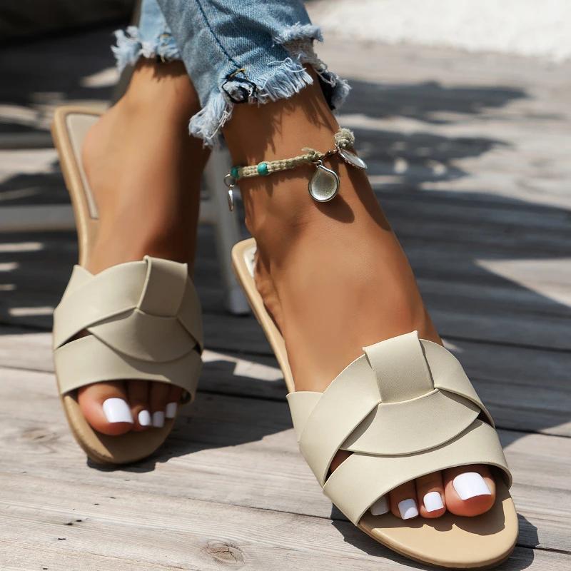 Designer sandals Woman Flat Slippers Woven with Comfortable Women s Shoes Casual Bottom Slippers Women s Shoes Plus size 43 43
Designer sandals Woman Flat Slippers Woven with Comfortable Women s Shoes Casual Bottom Slippers Women s Shoes Plus size 43 43