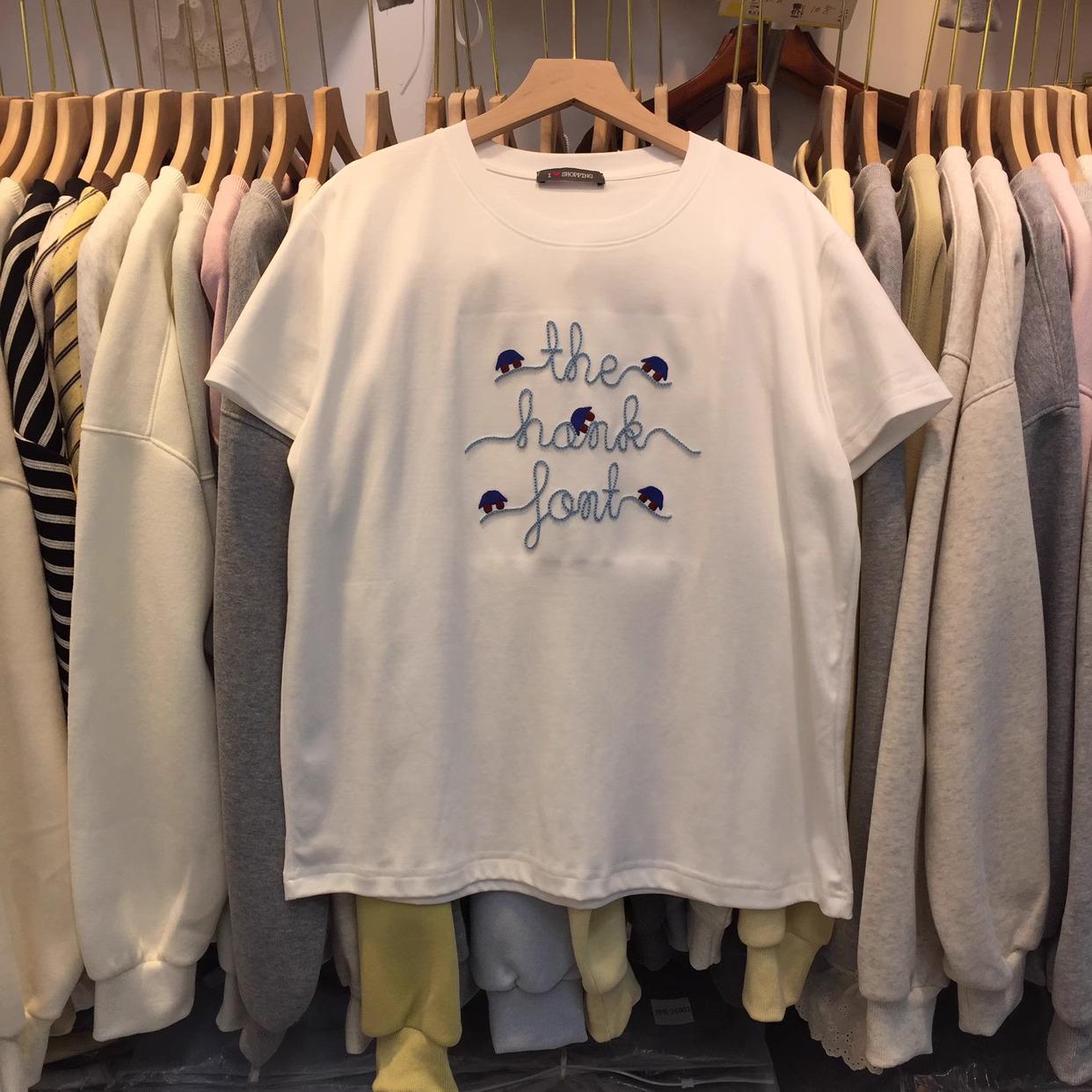 White Retro Embroidered Women s Short Sleeve Pure Cotton T-Shirt, 2025 Spring Collection - Loose Fit Base Top L
White Retro Embroidered Women s Short Sleeve Pure Cotton T-Shirt, 2025 Spring Collection - Loose Fit Base Top L