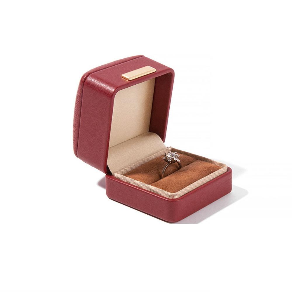Luxury PU Leather Jewelry Packaging Box Round-cornered Premium Leather Ring Storage Box Gold Buckle Box Jewelry Packaging
Luxury PU Leather Jewelry Packaging Box Round-cornered Premium Leather Ring Storage Box Gold Buckle Box Jewelry Packaging