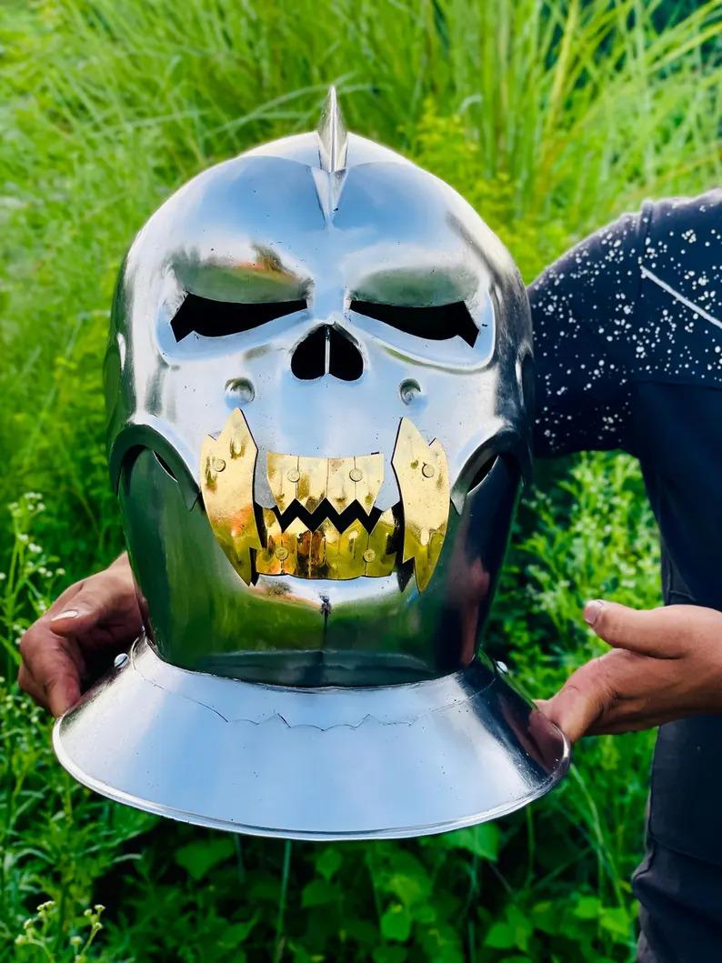 Medieval Pig Face Helmet: Gothic Steel Knight Armor for LARP & Cosplay серебряный
Medieval Pig Face Helmet: Gothic Steel Knight Armor for LARP & Cosplay серебряный