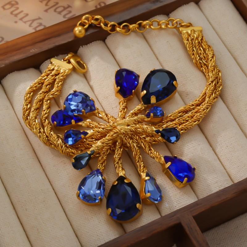 Vintage Palace Fireworks Necklace Glass Xiang Ornament Plated With Genuine Gold Heavy Industry Quality High Sense
Vintage Palace Fireworks Necklace Glass Xiang Ornament Plated With Genuine Gold Heavy Industry Quality High Sense