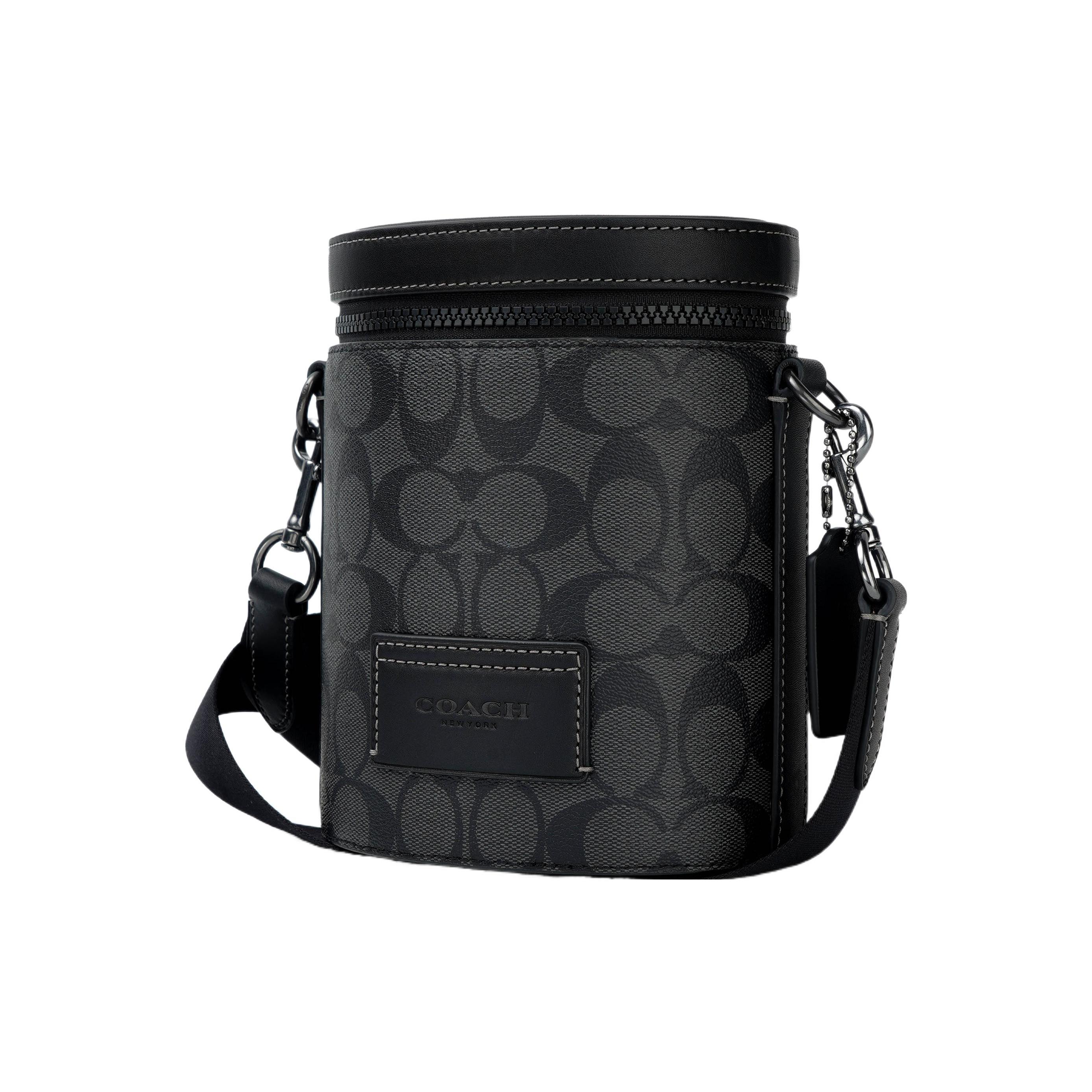 New COACH Barrel Cow Leather Patchwork With Artificial Leather Shoulder Bag Crossbody Bag Small Size Men s Black C9843-QBO4G 14.5*10*18.5CM
New COACH Barrel Cow Leather Patchwork With Artificial Leather Shoulder Bag Crossbody Bag Small Size Men s Black C9843-QBO4G 14.5*10*18.5CM