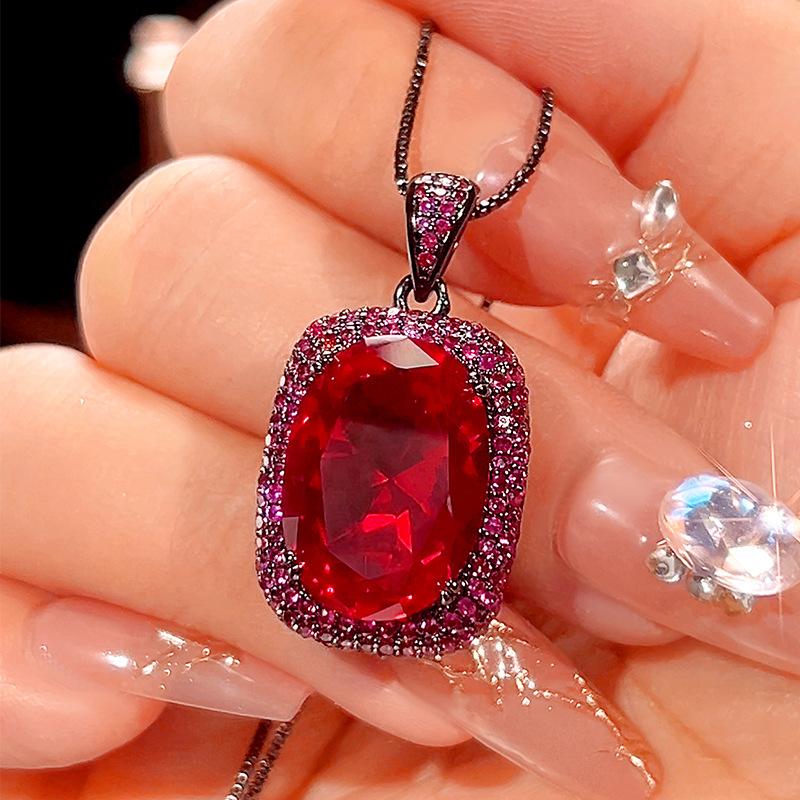 Ювелірні вироби Мідна основа Позолота Імітація Червоний корунд Чорне золото Високоякісний набір Жіночий Камінь 13 * 18
Ювелірні вироби Мідна основа Позолота Імітація Червоний корунд Чорне золото Високоякісний набір Жіночий Камінь 13 * 18