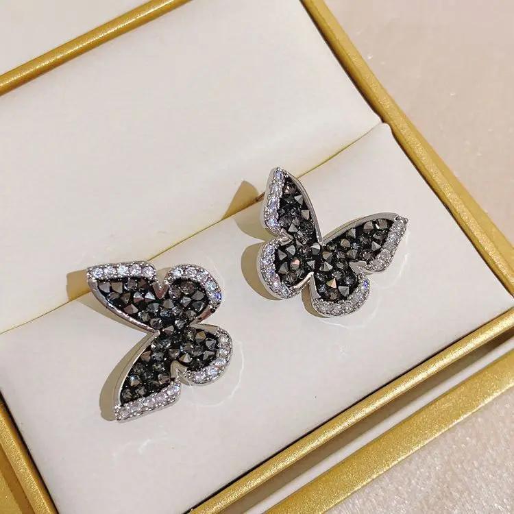 New Fashion Black Butterfly Zircon Earrings Female Vintage Punk Dark Style Crystal Summer Earrings Party Zircon Gift for Women
New Fashion Black Butterfly Zircon Earrings Female Vintage Punk Dark Style Crystal Summer Earrings Party Zircon Gift for Women