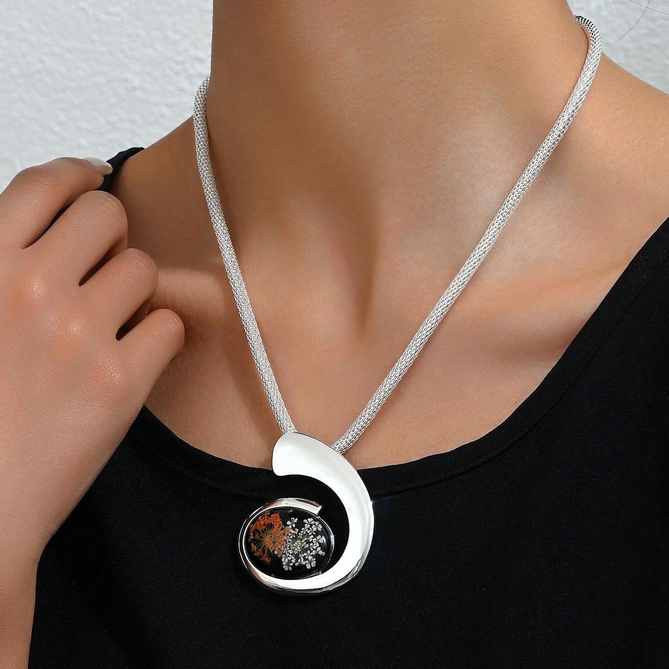 1 шт. преувеличенный геометрический дизайн, кожаная веревка, длинное ожерелье, модная простая повседневная одежда для женщин и девочек, изысканный подарок на годовщину для вечеринки Size adjustable
1 шт. преувеличенный геометрический дизайн, кожаная веревка, длинное ожерелье, модная простая повседневная одежда для женщин и девочек, изысканный подарок на годовщину для вечеринки Size adjustable