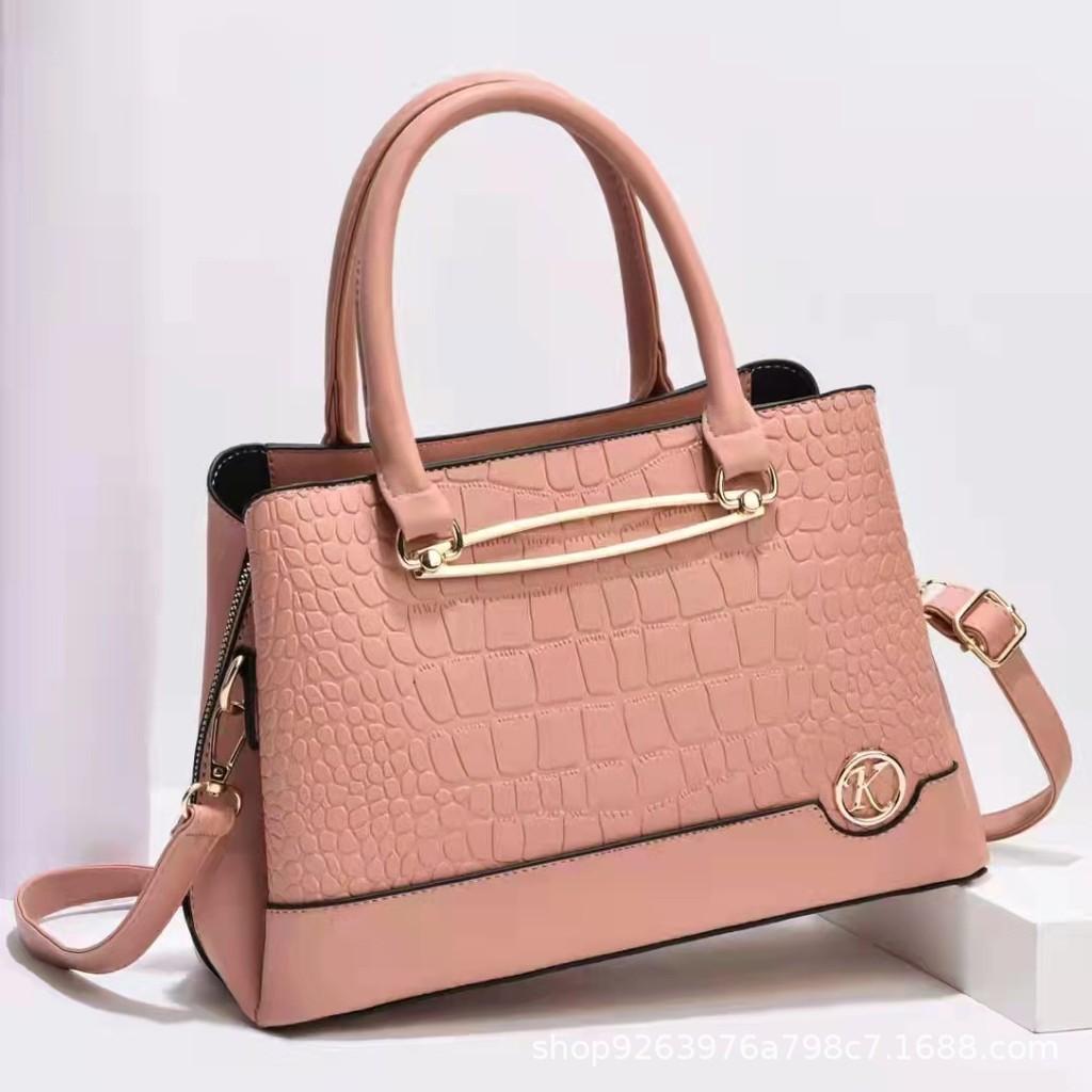 Versatile Stylish Pu Handbag For Women With Multiple Compartments And Soft Handles рожевий
Versatile Stylish Pu Handbag For Women With Multiple Compartments And Soft Handles рожевий