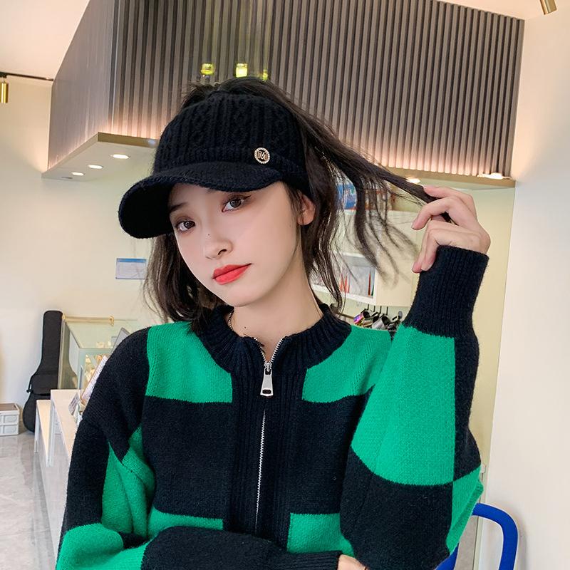 New Warm Empty Top Hat for Women Showing Their Ponytails To Show Their Faces with Small Duckling Cap Thickened Warm Baseball Cap (56-58cm)
New Warm Empty Top Hat for Women Showing Their Ponytails To Show Their Faces with Small Duckling Cap Thickened Warm Baseball Cap (56-58cm)