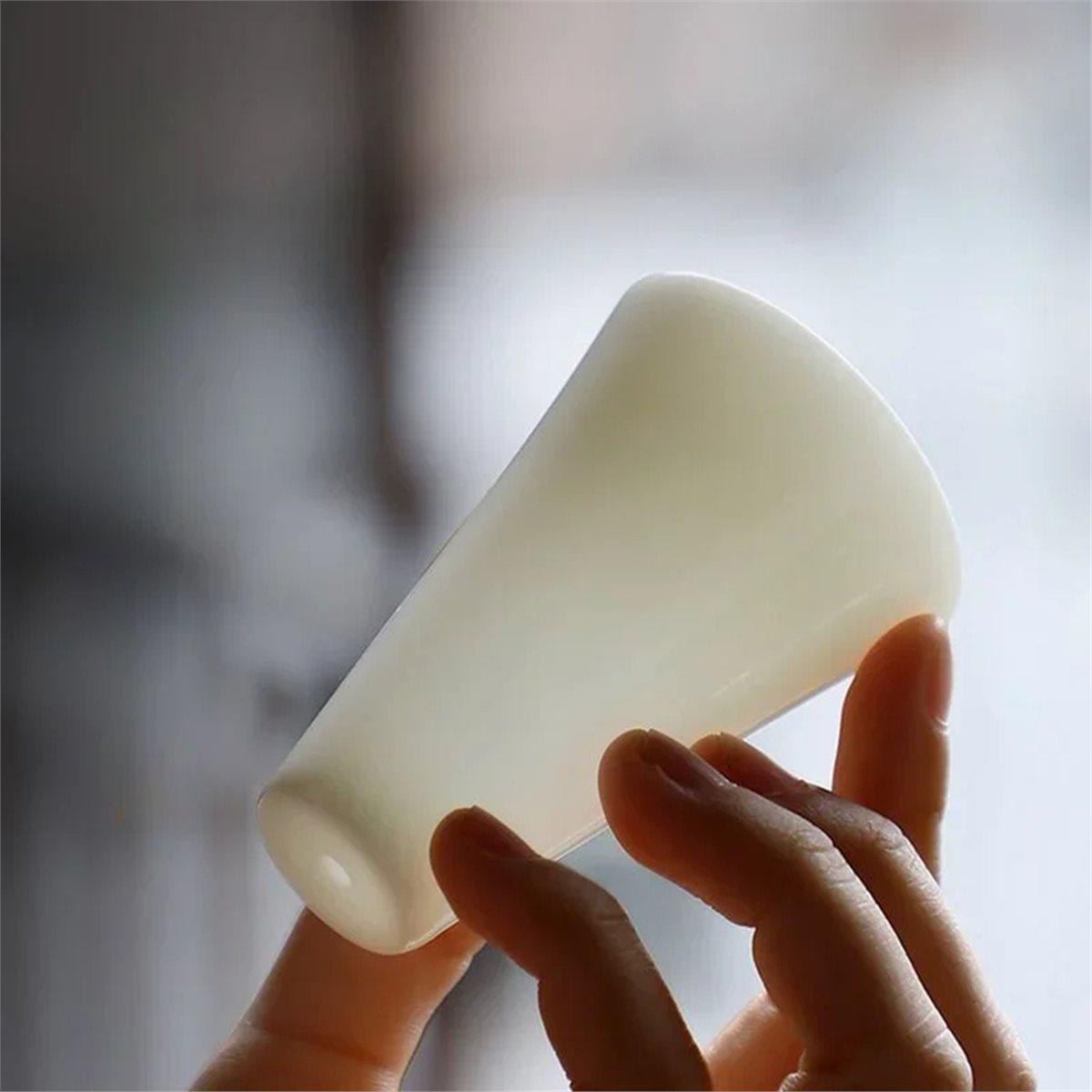 High-End Tea Ceremony Tea Art Small Mutton Fat Jade Porcelain New Single Cup Set of Master Teacups Scent Chinese Teaware China Mainland
High-End Tea Ceremony Tea Art Small Mutton Fat Jade Porcelain New Single Cup Set of Master Teacups Scent Chinese Teaware China Mainland