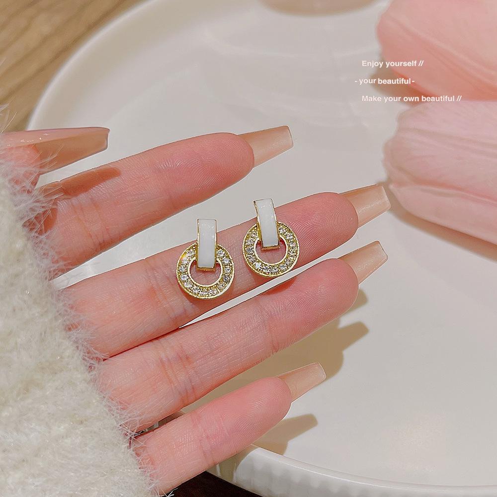 925 Silver Geometric Stud Earrings - Temperamental Lady Style, Fashionable & Simple
925 Silver Geometric Stud Earrings - Temperamental Lady Style, Fashionable & Simple