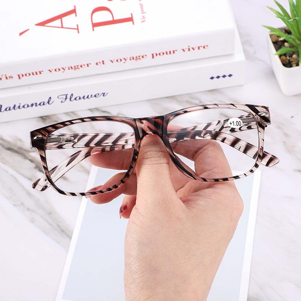 Resin Print Black Frame Reading Glasses Anti-Radiation Women Reading Glasses Presbyopic Eyewear transparent&brown-+300
Resin Print Black Frame Reading Glasses Anti-Radiation Women Reading Glasses Presbyopic Eyewear transparent&brown-+300