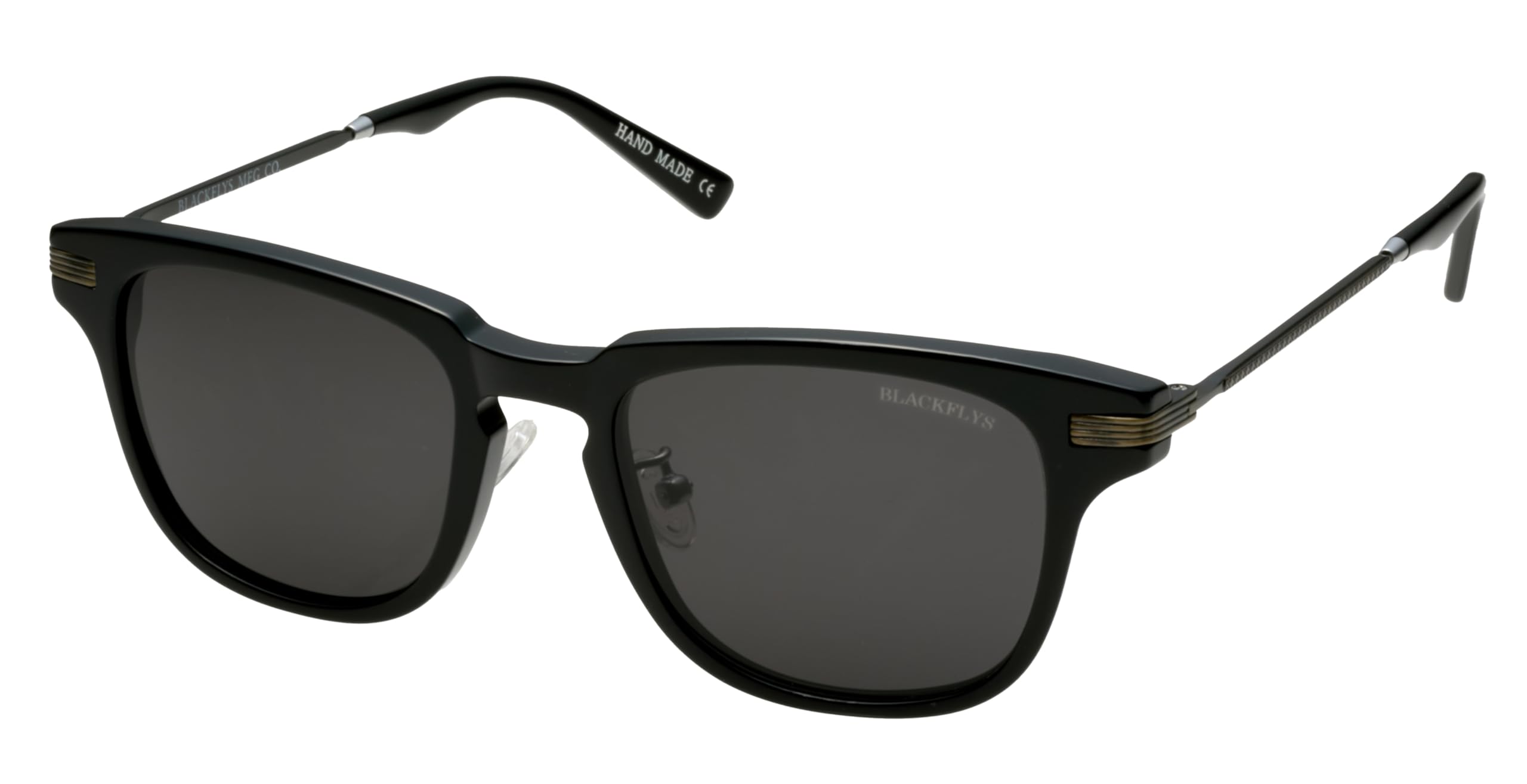 sunglasses
sunglasses
