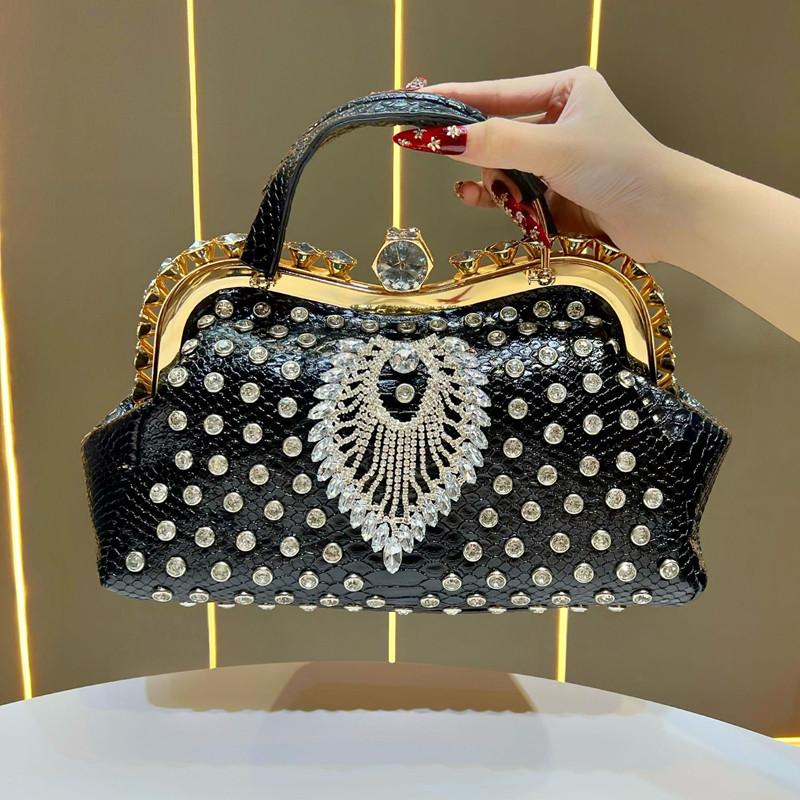 2025 Luxury Fashion Big Diamonds Women Handbags Lady Brand Design High End Party Evening Bag Rhinestone Shoulder Messenger Bags чёрный
2025 Luxury Fashion Big Diamonds Women Handbags Lady Brand Design High End Party Evening Bag Rhinestone Shoulder Messenger Bags чёрный