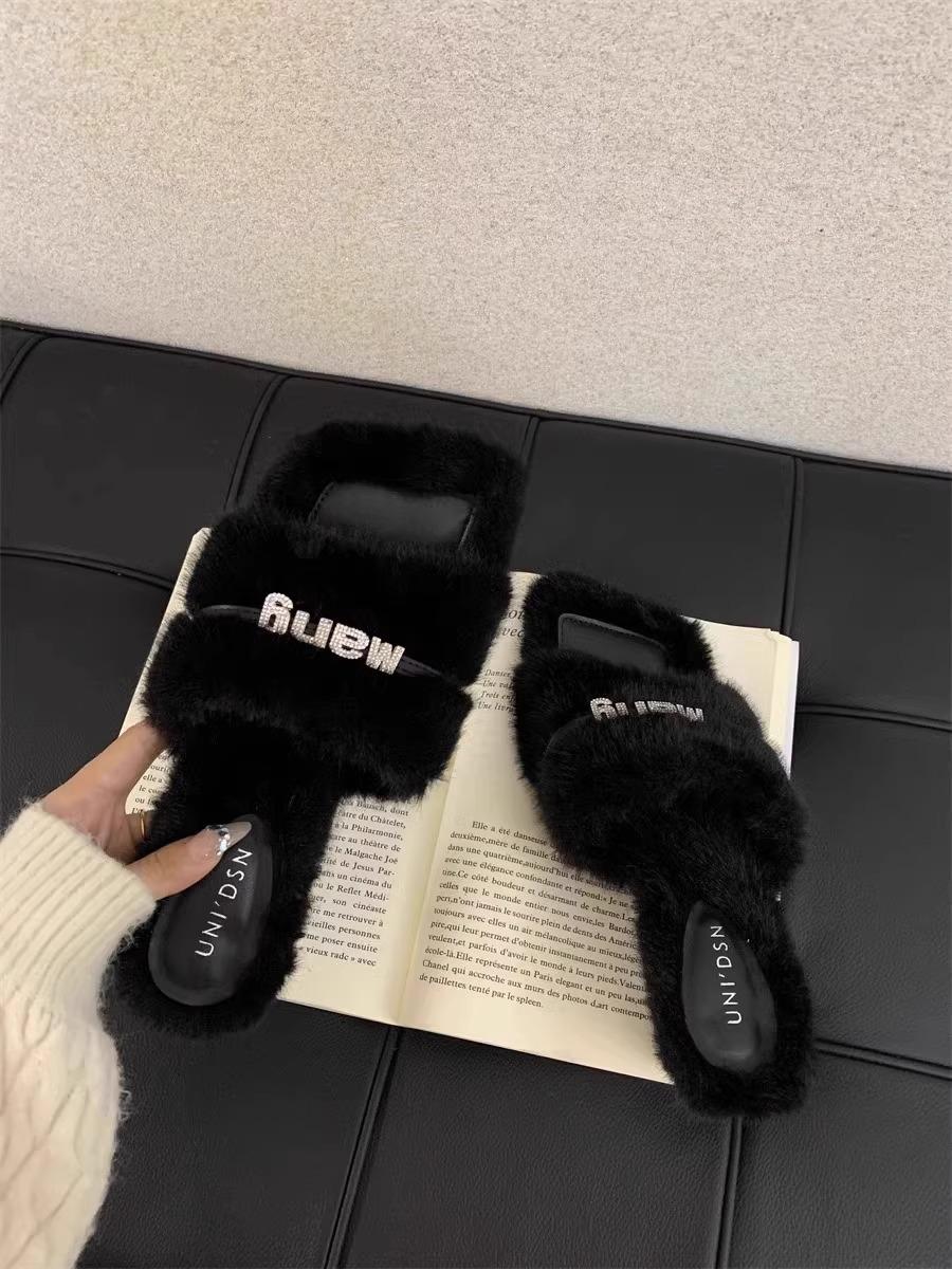 European and American style lamb wool outer slippers women 2025 autumn square head medium heel open-toed wool shoes thick heel high heel sandals 40 чёрный
European and American style lamb wool outer slippers women 2025 autumn square head medium heel open-toed wool shoes thick heel high heel sandals 40 чёрный