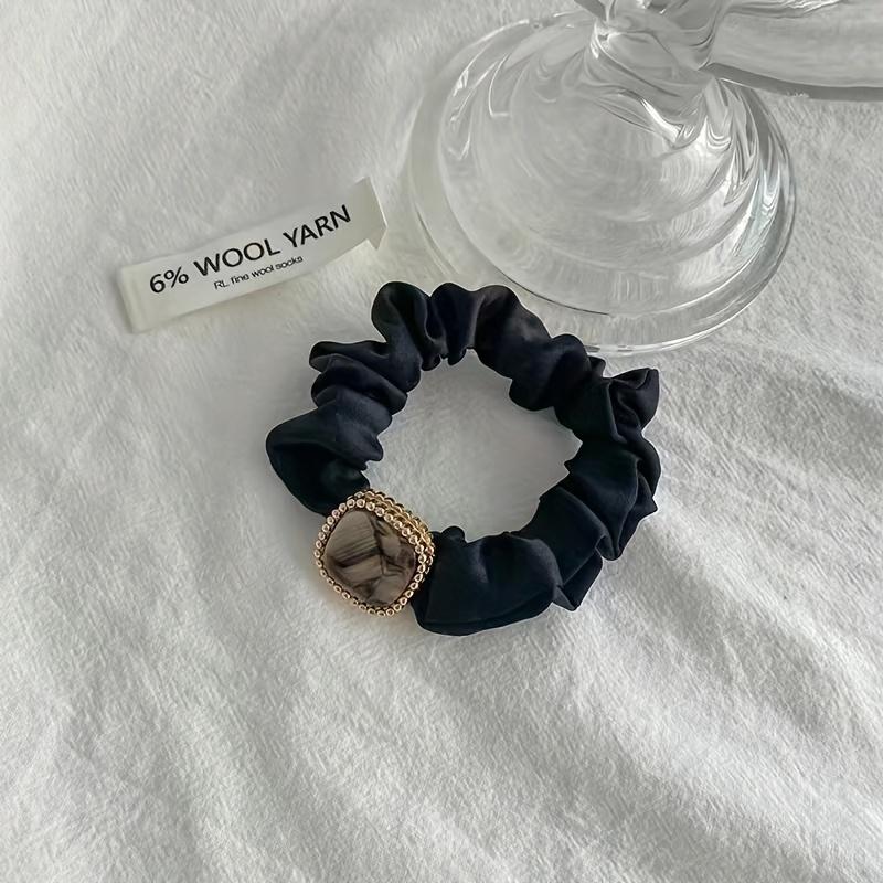 1pc Elegant Hair Ring - Square Beaded Hair Tie for Women, Secure Hold Ponytail & Bun Accessories, Casual Versatile Hair Accessories
1pc Elegant Hair Ring - Square Beaded Hair Tie for Women, Secure Hold Ponytail & Bun Accessories, Casual Versatile Hair Accessories