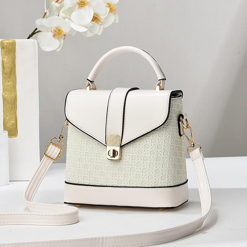 Small bag summer small bag fashion shoulder messenger bag simple handbag explosion зелёный
Small bag summer small bag fashion shoulder messenger bag simple handbag explosion зелёный