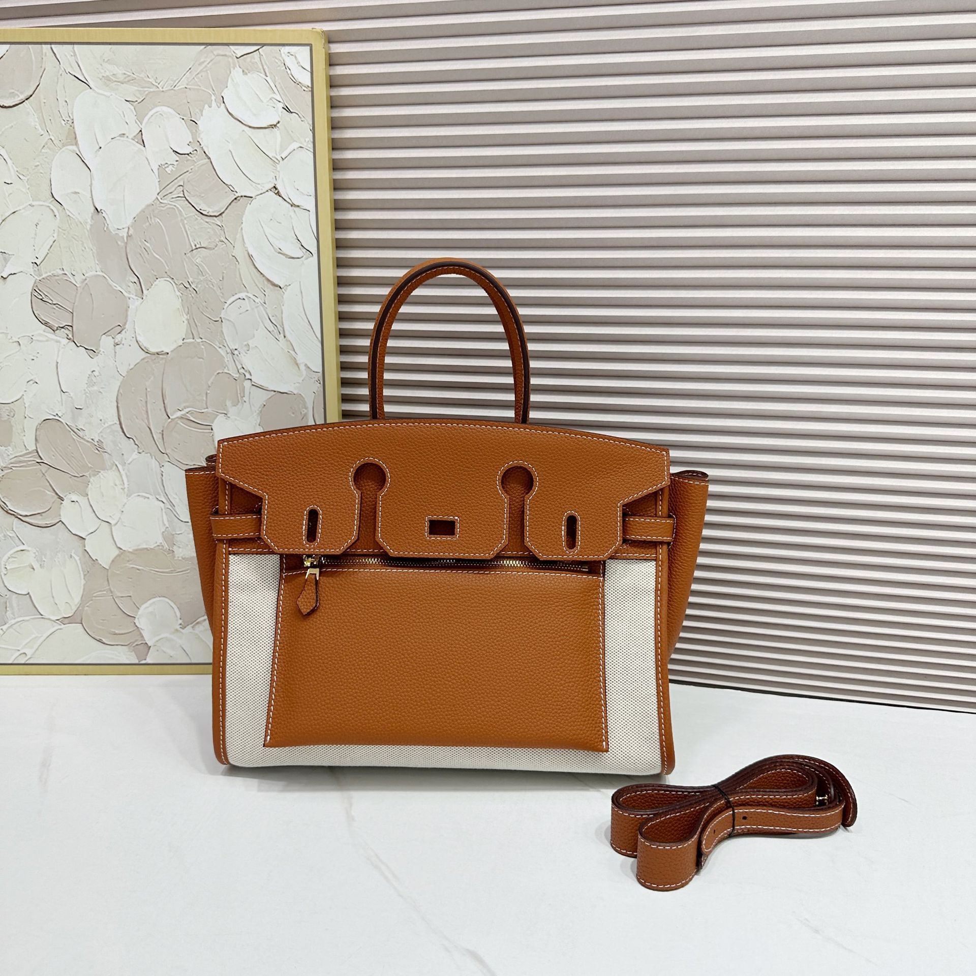 Новый продукт Интернет Знаменитость Тот же стиль Модный Универсальный Расширенный Цвет Контрастное Сращивание Большая Вместимость Досуг Дизайн Ручная Сумка Для Путешествий 30x16x24cm коричневый
Новый продукт Интернет Знаменитость Тот же стиль Модный Универсальный Расширенный Цвет Контрастное Сращивание Большая Вместимость Досуг Дизайн Ручная Сумка Для Путешествий 30x16x24cm коричневый