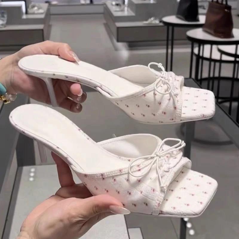 Туфли на высоком каблуке Женские тапочки Бант Сексуальная обувь Элегантные босоножки на каблуке Лето 2025 Лодочки Роскошные бренды Платье Сандалии женские 42 цветочные печати
Туфли на высоком каблуке Женские тапочки Бант Сексуальная обувь Элегантные босоножки на каблуке Лето 2025 Лодочки Роскошные бренды Платье Сандалии женские 42 цветочные печати