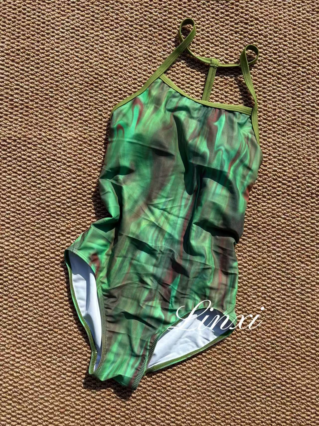 Girls one-piece swimsuit sweet and cute girlfriends show white pure desire wind hot spring beach vacation belly race M
Girls one-piece swimsuit sweet and cute girlfriends show white pure desire wind hot spring beach vacation belly race M