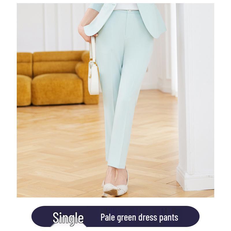 Женский летний профессиональный костюм с рукавом средней длины для униформы администратора салона красоты и отеля XL
Женский летний профессиональный костюм с рукавом средней длины для униформы администратора салона красоты и отеля XL