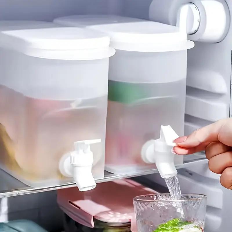 3500ml Plastic Water Cooler with Spigot Cold Water Bucket Horizontal Design Large Capacity Anti-Slip Thickened Home Kitchen Use 
3500ml Plastic Water Cooler with Spigot Cold Water Bucket Horizontal Design Large Capacity Anti-Slip Thickened Home Kitchen Use