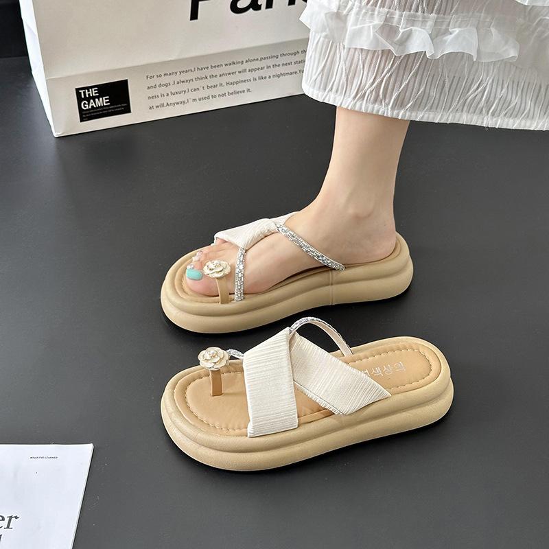 High-end thick-soled slippers women s 2025 summer new outer wear niche metal flower cover toe fashion slippers 35 чорний
High-end thick-soled slippers women s 2025 summer new outer wear niche metal flower cover toe fashion slippers 35 чорний