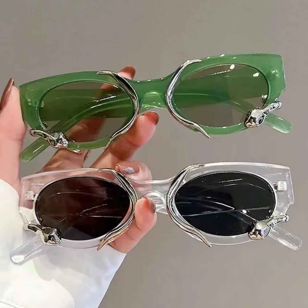 Spirit Snake Small Frame Sunglasses Street Photography Sunglasses Edge Wrapped Y2K Style Sunglasses
Spirit Snake Small Frame Sunglasses Street Photography Sunglasses Edge Wrapped Y2K Style Sunglasses