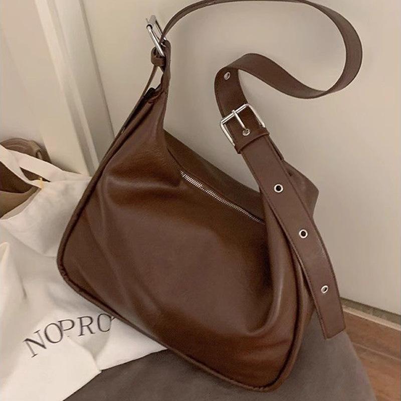 Retro fashion large-capacity bag women s new autumn and winter pleated texture tote bag versatile shoulder bag коричневый
Retro fashion large-capacity bag women s new autumn and winter pleated texture tote bag versatile shoulder bag коричневый