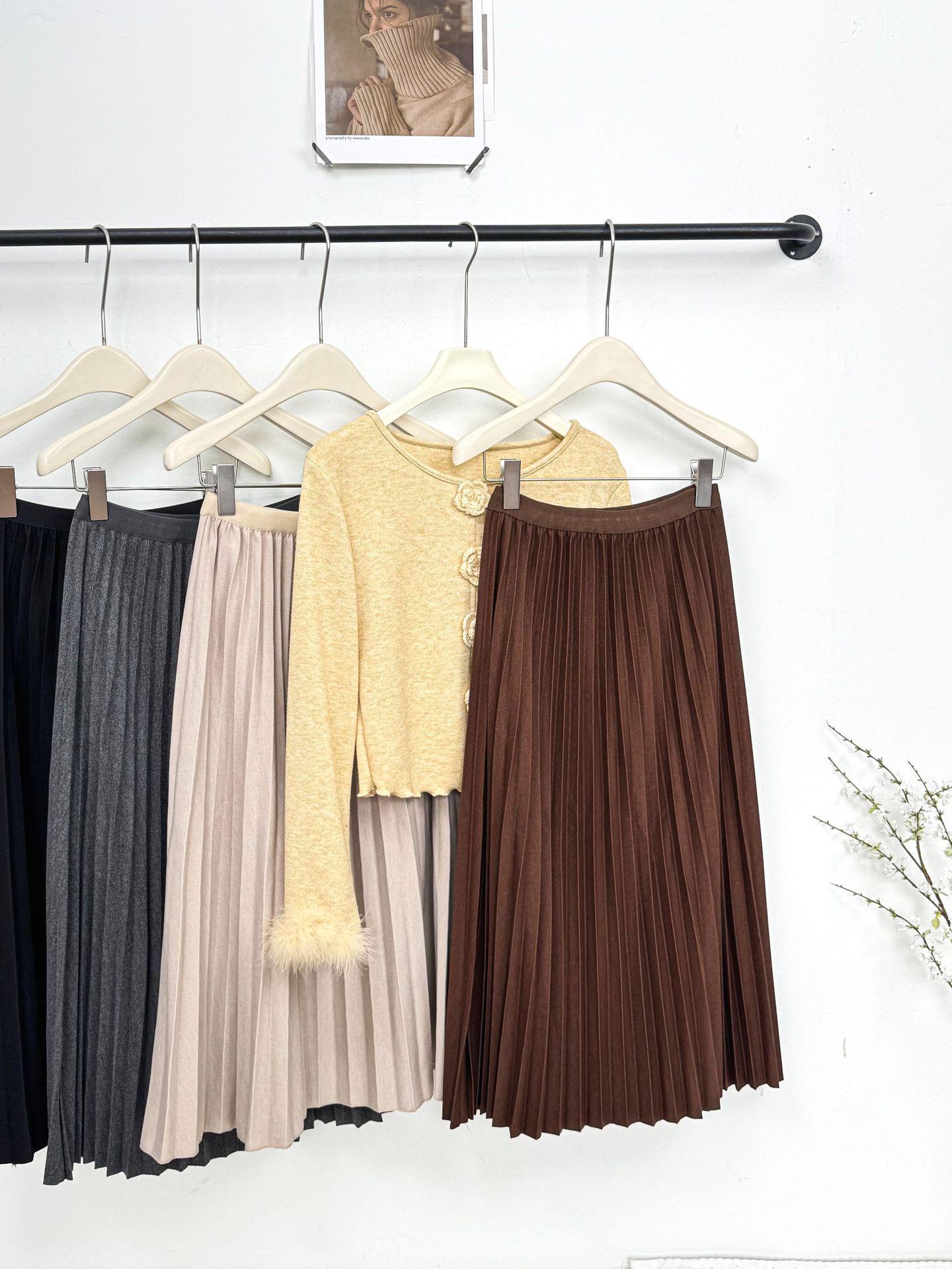 Korean-Style Elegant High-Waisted Pleated A-Line Skirt for Autumn/Winter 2025 - Thickened Mid-Length Slimming Design for Women One Size
Korean-Style Elegant High-Waisted Pleated A-Line Skirt for Autumn/Winter 2025 - Thickened Mid-Length Slimming Design for Women One Size