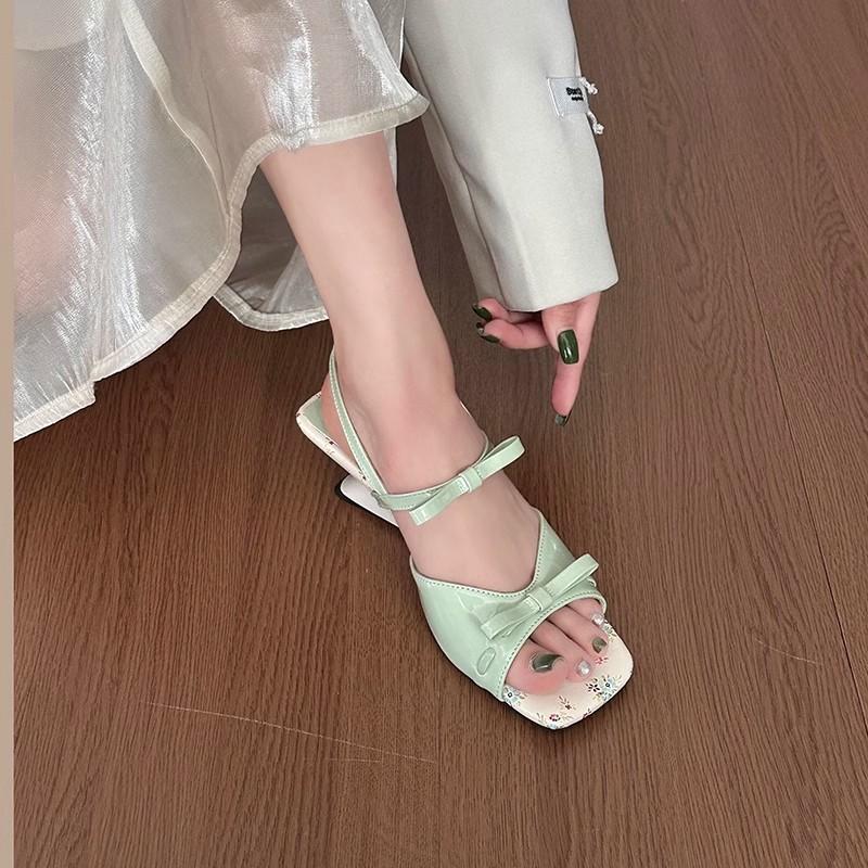 Broken flower square head fairy style with skirt slope heel one-word slippers, new summer wear pink women s cool slippers 35 чорний
Broken flower square head fairy style with skirt slope heel one-word slippers, new summer wear pink women s cool slippers 35 чорний
