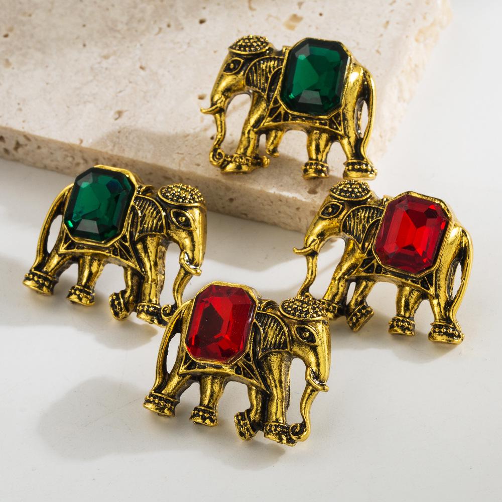 Retro Rhinestone Elephant Earrings: Elegant Medieval Gold & Silver Court Style for Women зелёный
Retro Rhinestone Elephant Earrings: Elegant Medieval Gold & Silver Court Style for Women зелёный