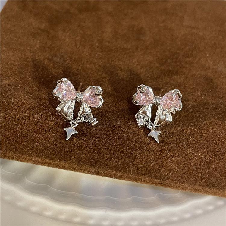 Серьги Starry Radiant Bow из циркония для женщин, серьги Niche Design High-end, модные серьги для темперамента
Серьги Starry Radiant Bow из циркония для женщин, серьги Niche Design High-end, модные серьги для темперамента