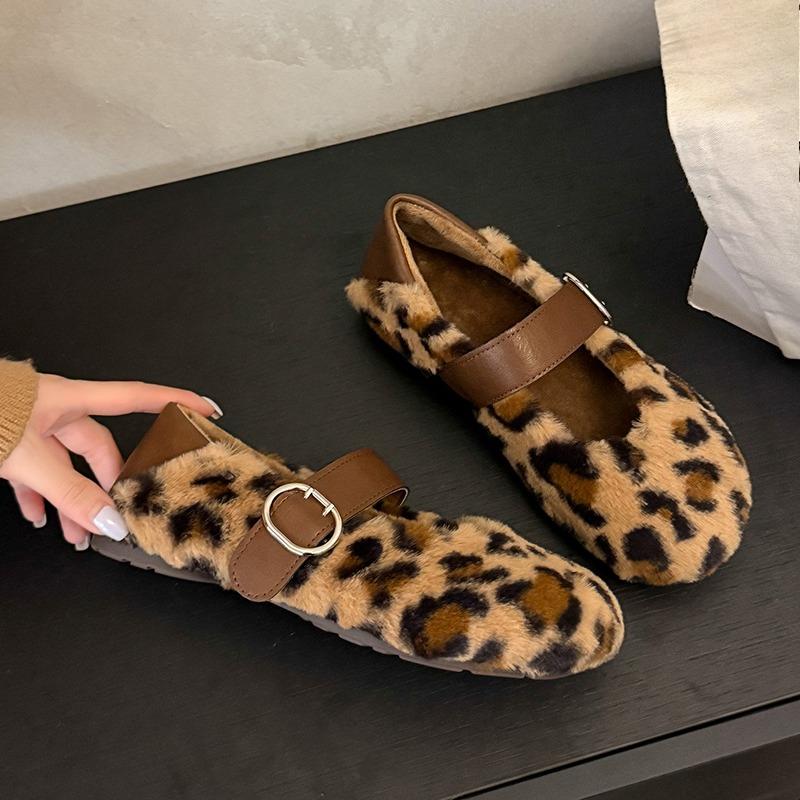 Leopard Print Fur Shoes Winter New One-line Belt Round Toe Shallow Mouth Soft Sole Non-slip Wear-resistant Flat Shoes 40 леопард друку кольору
Leopard Print Fur Shoes Winter New One-line Belt Round Toe Shallow Mouth Soft Sole Non-slip Wear-resistant Flat Shoes 40 леопард друку кольору