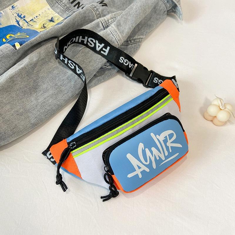 Детская поясная сумка с контрастными вставками, сумка-мессенджер для малышей, сумка для пеленания на выход, сумка через плечо с надписью, красивая сумка на грудь для маленького мальчика синий
Детская поясная сумка с контрастными вставками, сумка-мессенджер для малышей, сумка для пеленания на выход, сумка через плечо с надписью, красивая сумка на грудь для маленького мальчика синий