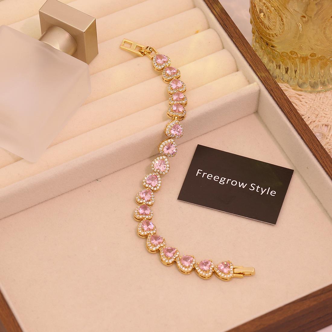 Zircon Inlaid Heart Bracelet, Light Luxury 18K Plated Hand Jewelry, New Western Style Accessory
Zircon Inlaid Heart Bracelet, Light Luxury 18K Plated Hand Jewelry, New Western Style Accessory