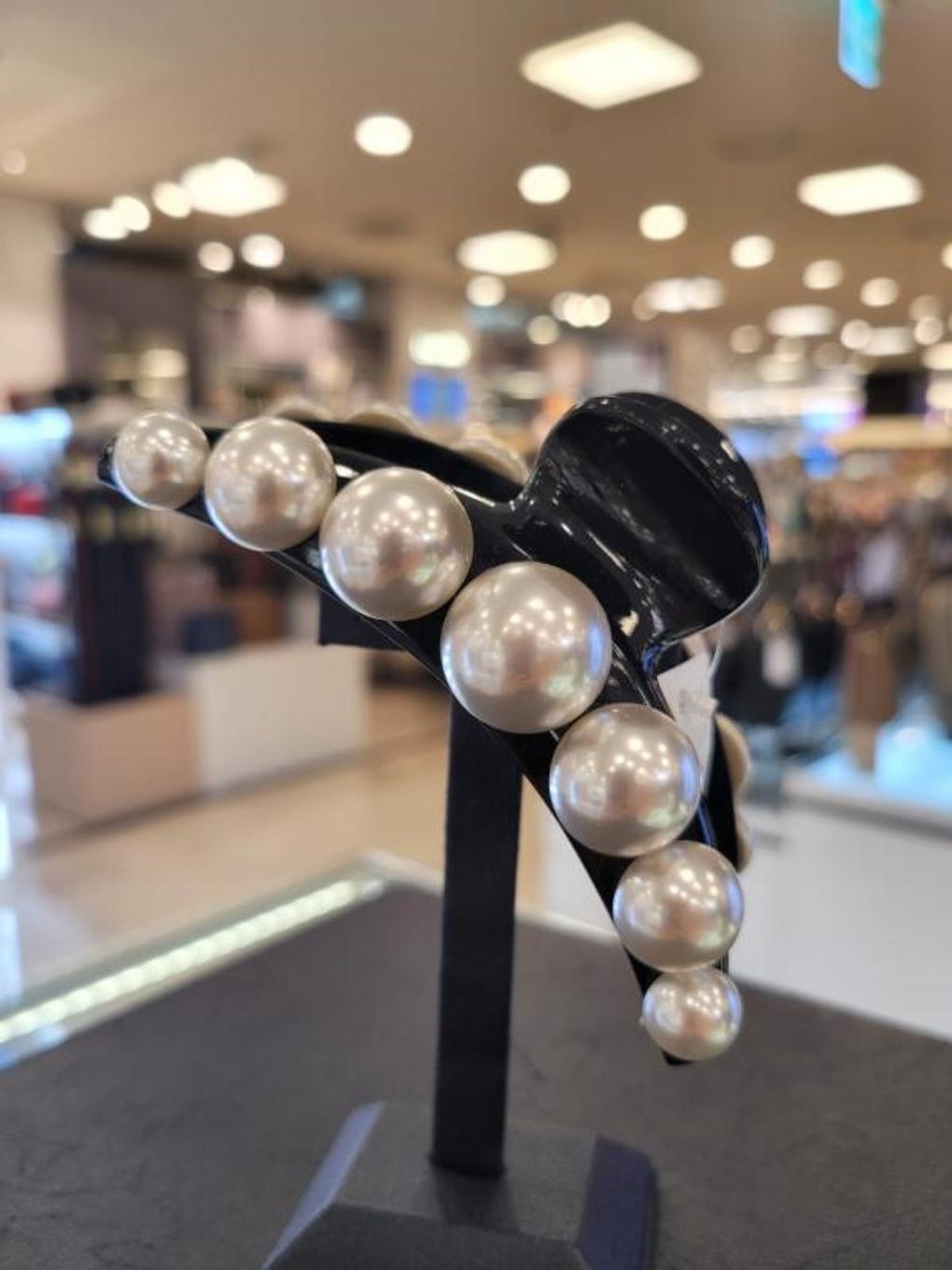 Atria Half-up Hair Full-up Hair Pearl Clip YHWHPJJ0001BKL
Atria Half-up Hair Full-up Hair Pearl Clip YHWHPJJ0001BKL