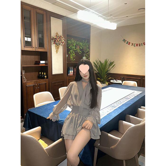 Elegant V-neck Ribbon Dress: Slimming Waist, Long Sleeve, Chiffon A-line Skirt - Perfect for Autumn/Winter. Small
Elegant V-neck Ribbon Dress: Slimming Waist, Long Sleeve, Chiffon A-line Skirt - Perfect for Autumn/Winter. Small