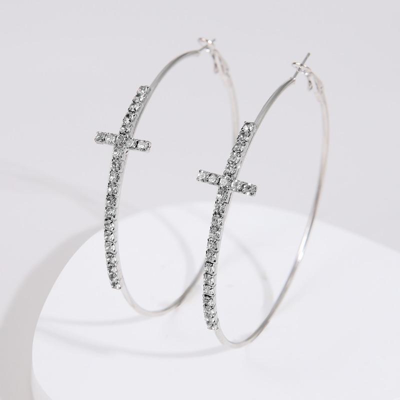 Shiny Big Circel Cross Hoop Earrings for Women Exquisite Rhinestones Ear Buckles Earrings High-end Geometric Ear Rings Jewelry
Shiny Big Circel Cross Hoop Earrings for Women Exquisite Rhinestones Ear Buckles Earrings High-end Geometric Ear Rings Jewelry