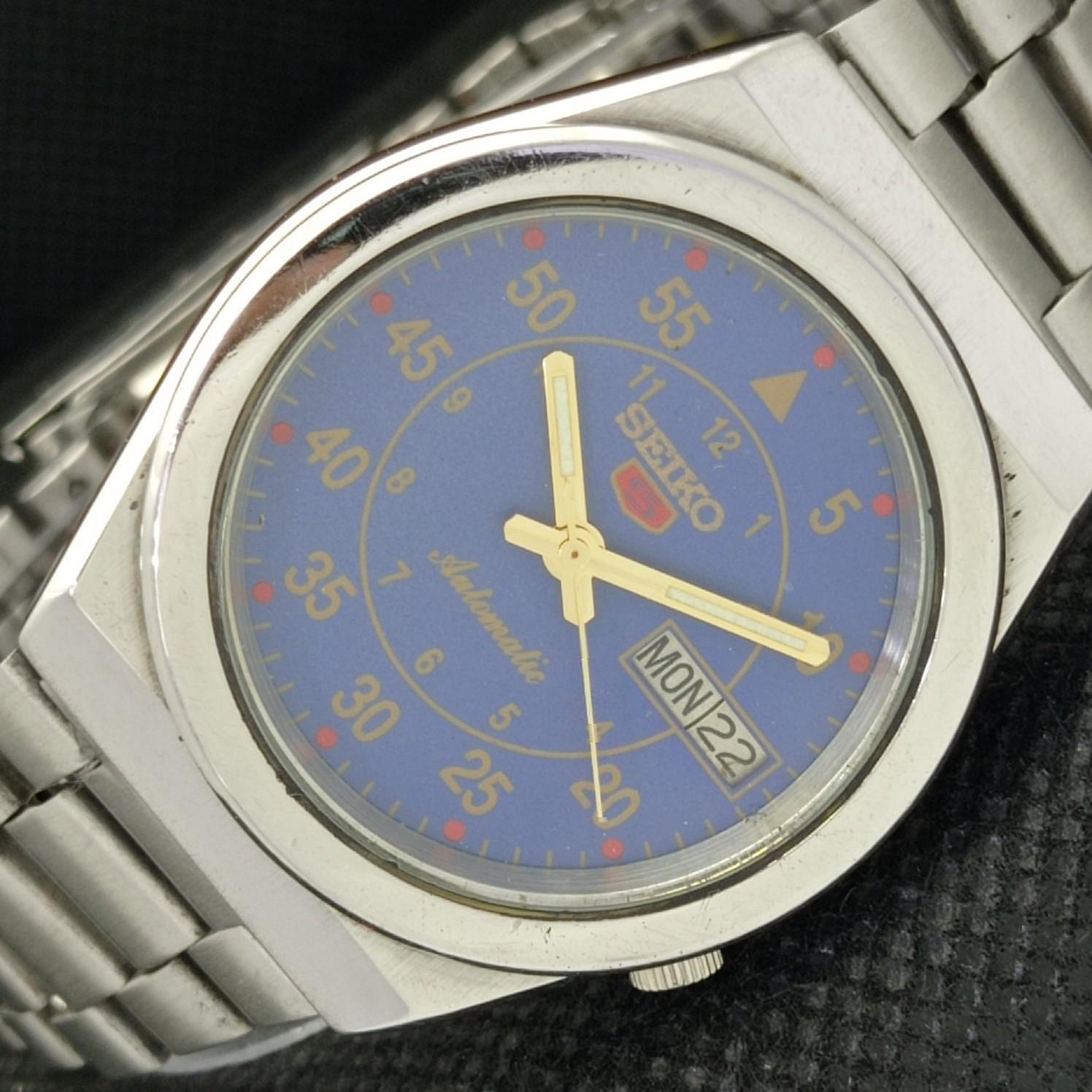USED VINTAGE SEIKO 5 AUTOMATIC JAPAN MENS DAY/DATE BLUE WATCH 608a-a315106-9 SKU608a-a315106
USED VINTAGE SEIKO 5 AUTOMATIC JAPAN MENS DAY/DATE BLUE WATCH 608a-a315106-9 SKU608a-a315106