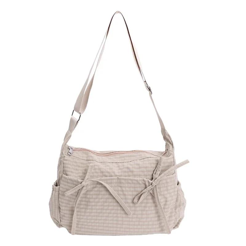 Korean Style Vintage Plaid Single Shoulder Bag Large Capacity Versatile for School Work Commuting Unisex Nylon Crossbody Bag
Korean Style Vintage Plaid Single Shoulder Bag Large Capacity Versatile for School Work Commuting Unisex Nylon Crossbody Bag