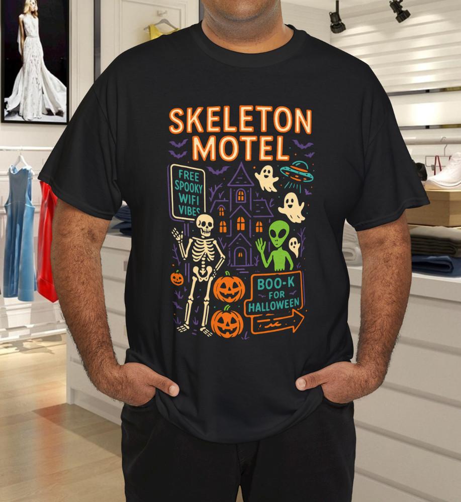 Retro Horror Motel Tee Ufos Skeletons Free Spooky Wifi Classic T-Shirt 3XL
Retro Horror Motel Tee Ufos Skeletons Free Spooky Wifi Classic T-Shirt 3XL