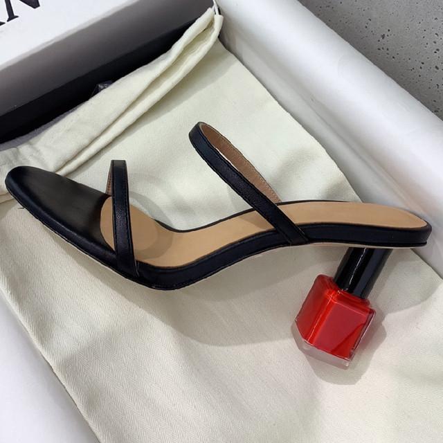 Сандалии на специальном каблуке, женские дизайнерские туфли на высоком каблуке с лаком для ногтей, вечерние туфли из натуральной кожи, брендовые женские босоножки на каблуке с открытым носком 40
Сандалии на специальном каблуке, женские дизайнерские туфли на высоком каблуке с лаком для ногтей, вечерние туфли из натуральной кожи, брендовые женские босоножки на каблуке с открытым носком 40